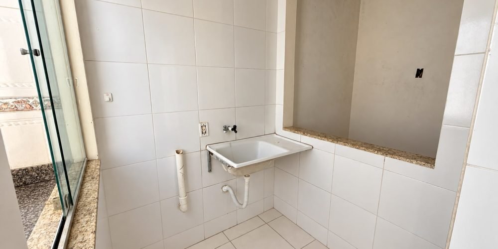 076 (1)