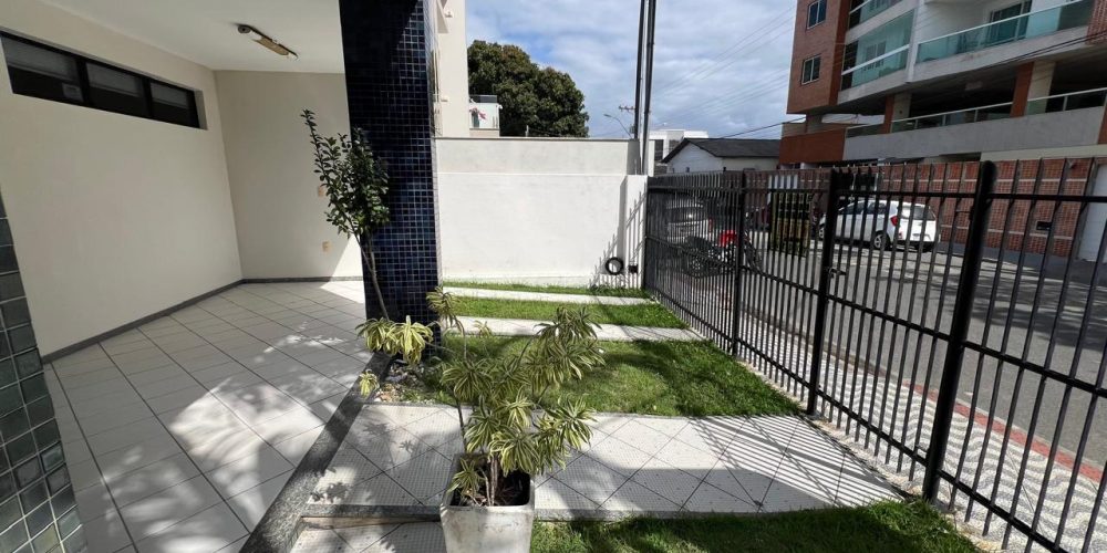 WhatsApp Image 2024-08-14 at 13.18.55 (1)