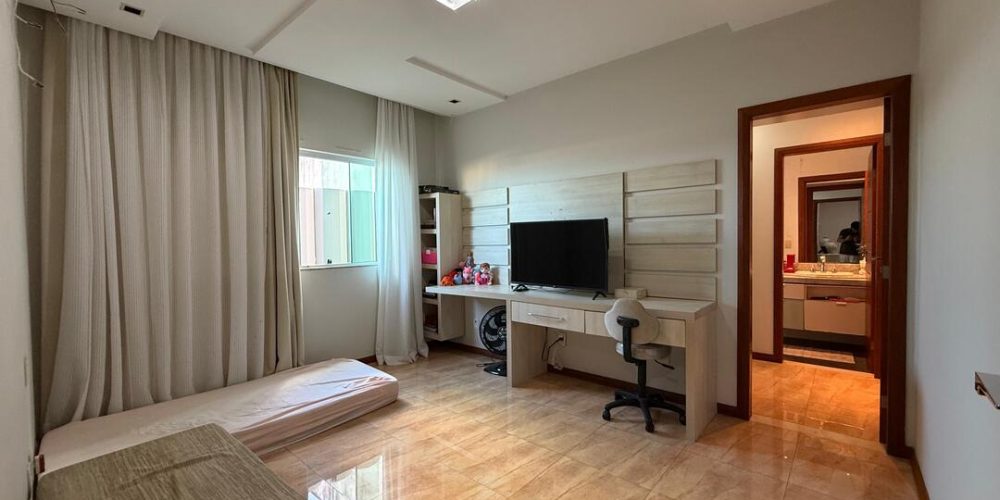 WhatsApp Image 2025-10-20 at 20.52.36 (1)